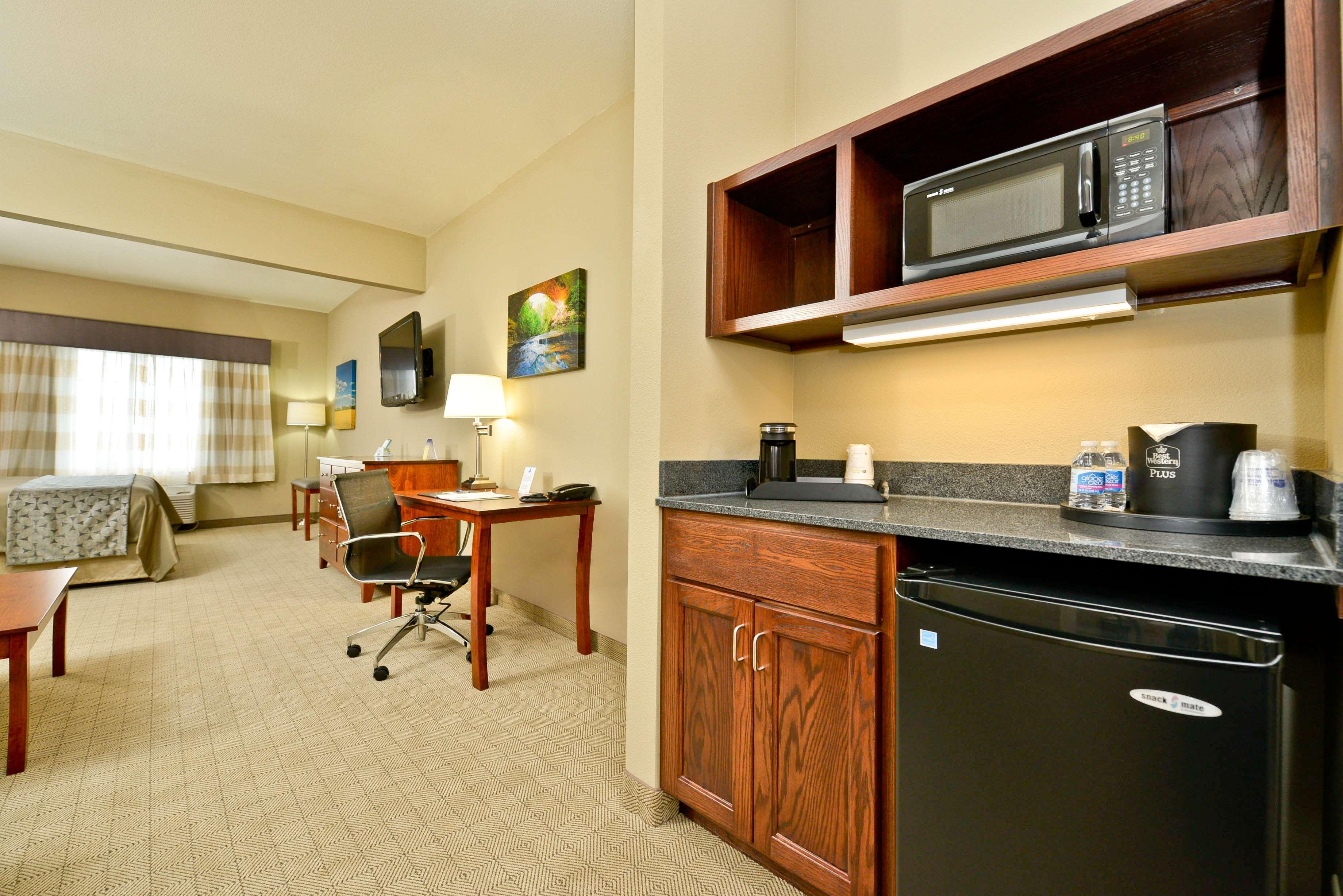 Best Western Plus Green Mill Village Hotel & Suites Arcola Ngoại thất bức ảnh