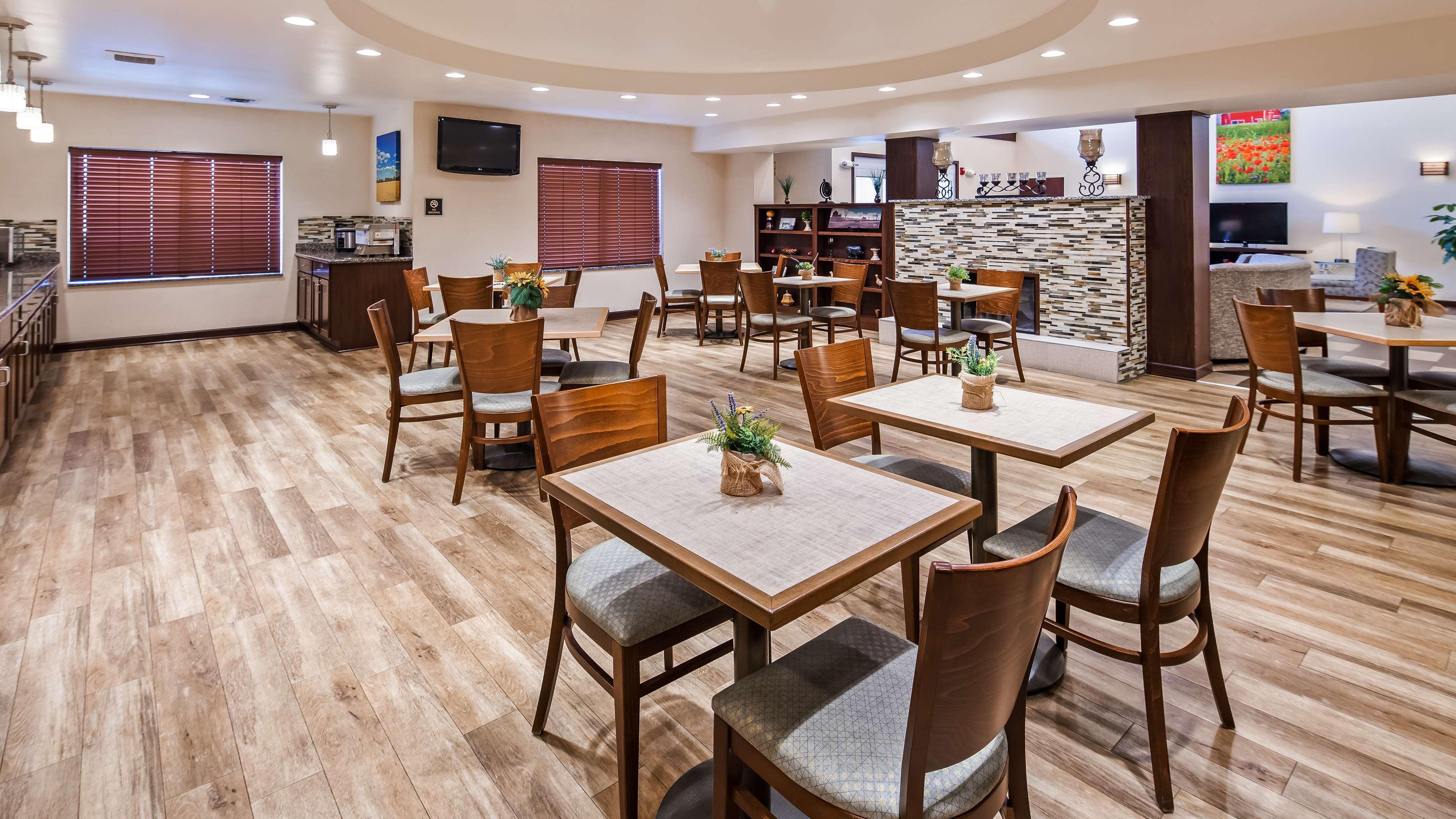 Best Western Plus Green Mill Village Hotel & Suites Arcola Ngoại thất bức ảnh